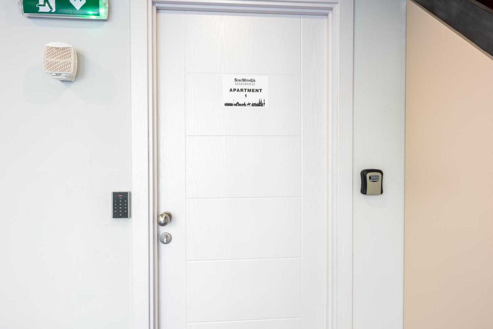 Staywithus , Ground Floor ซาเกร็บ ภายนอก รูปภาพ